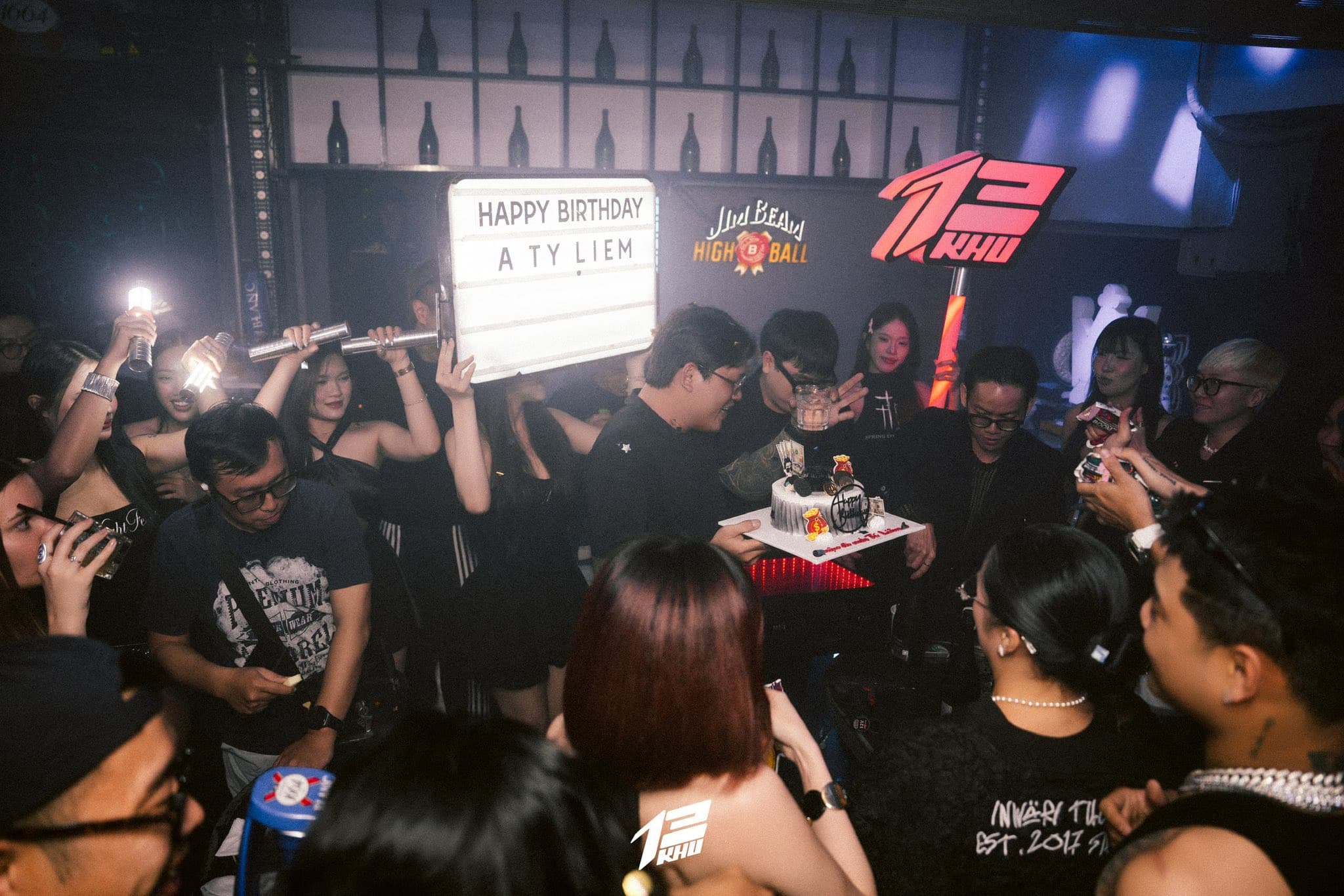 Khoảnh khắc tại KHU 13